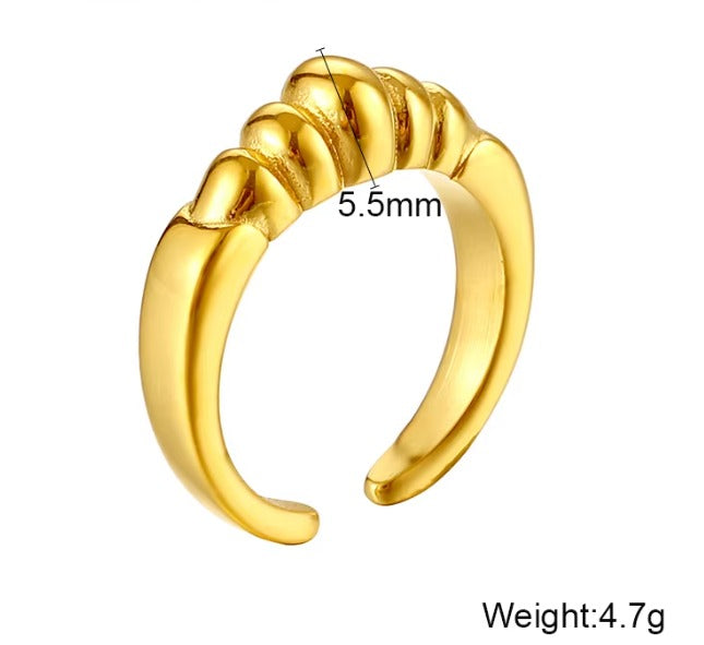 “Simple Charm Ring”